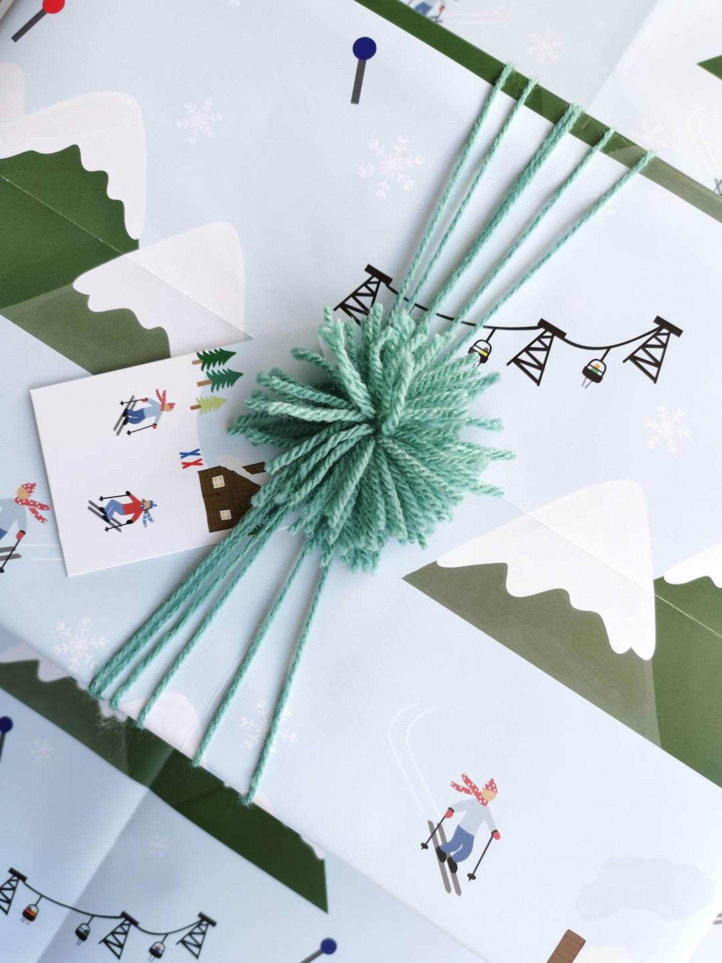 Skiing Wrapping Paper (2 Sheets and 2 Tags)